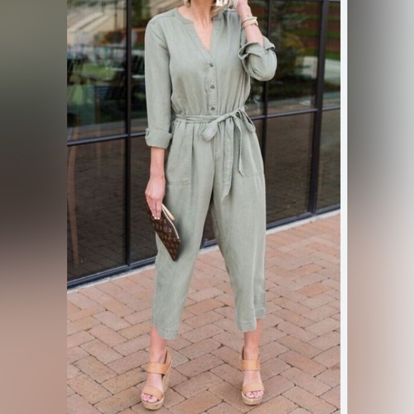 Old Navy Pants - Old Navy Gray Buttoned Long Sleeve Jumpsuit size L